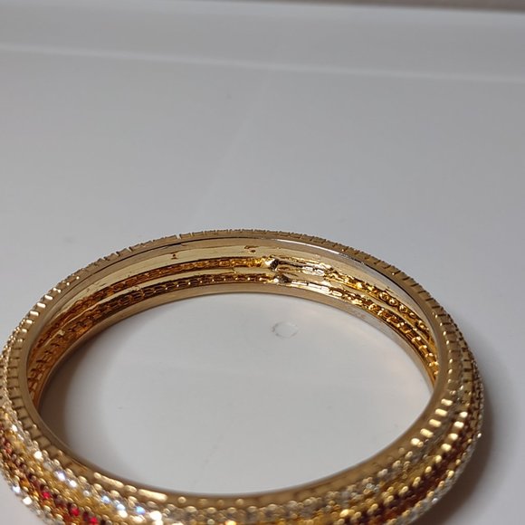Small Metal Bangle With Clear And Red Stones - Picture 9 of 11